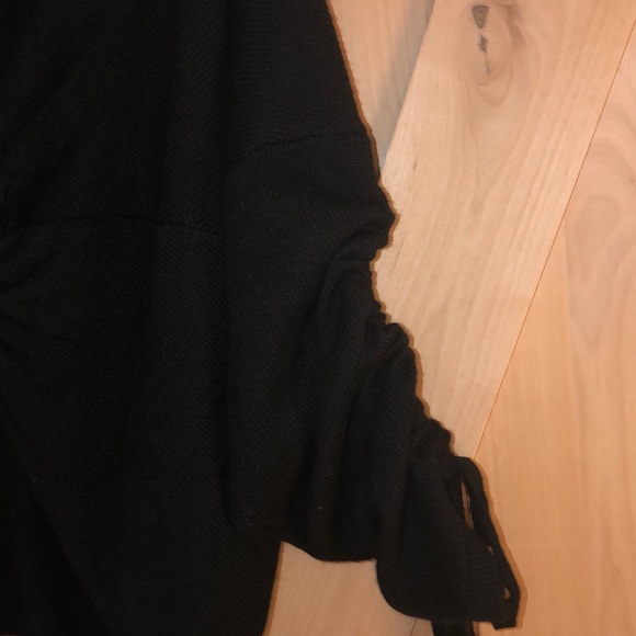 SUGARLIPS  TIMELESS BLACK SWEATER - Picture 3 of 8